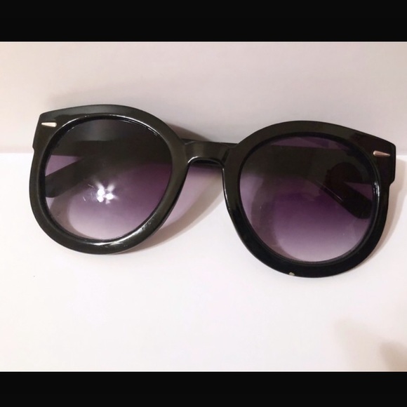 Urban Outfitters Black Emma Sunglasses - Picture 3 of 3
